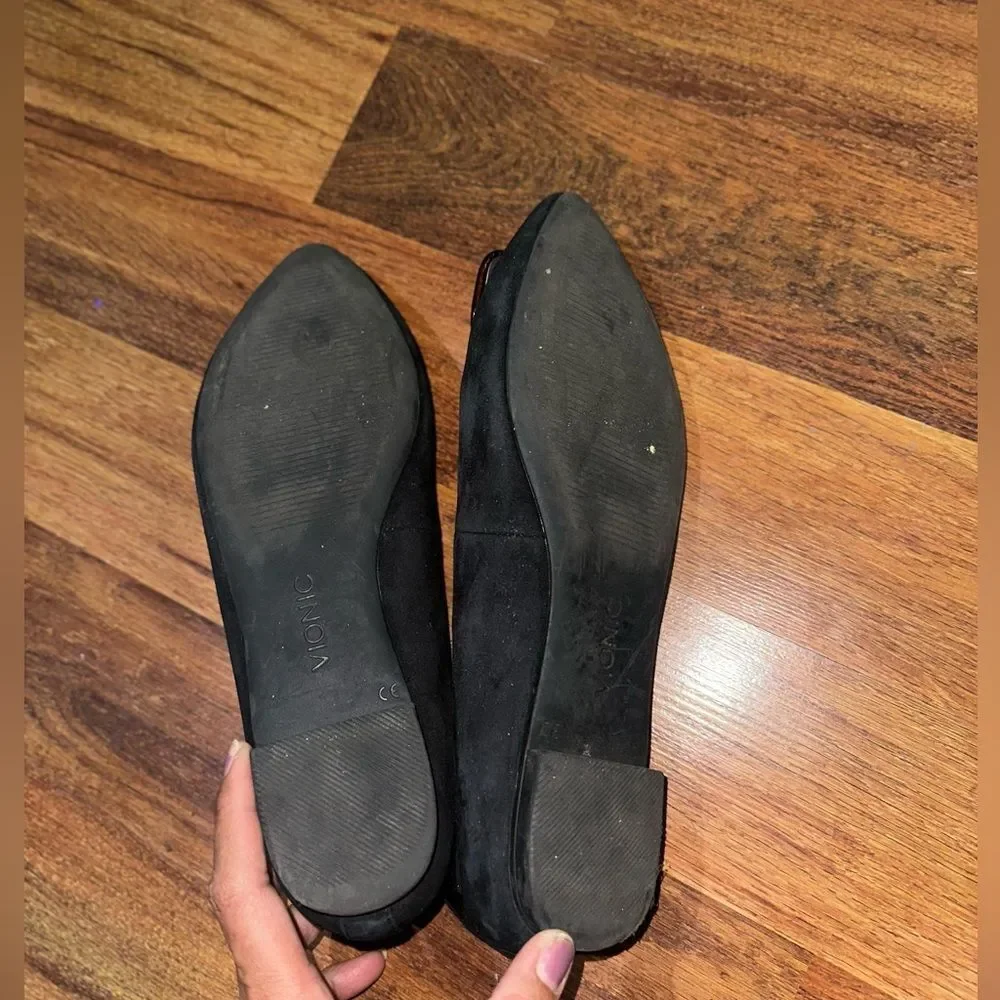Vionic Women's Black Flats with Tortoise Buckle